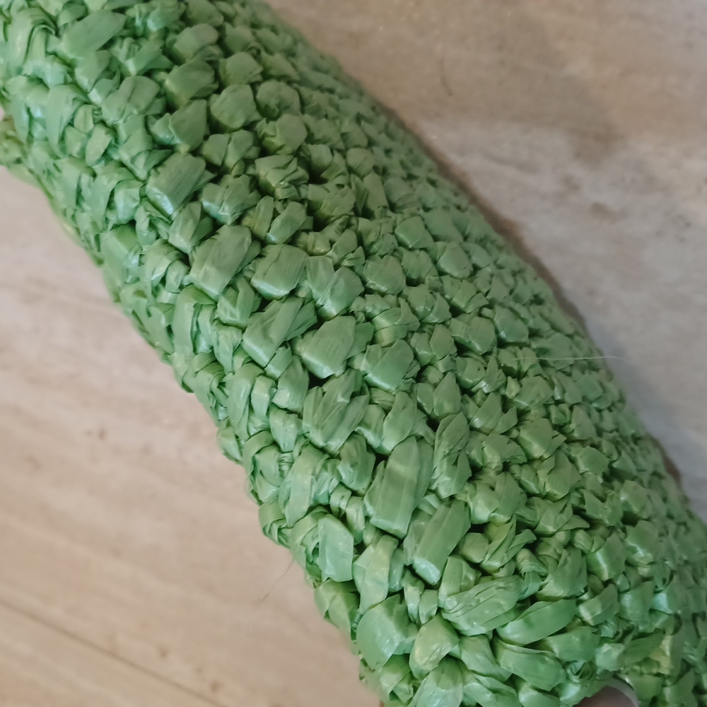 Big Buddha Lime Green Straw Travel Pouch - Picture 2 of 6